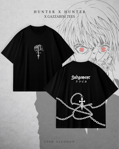 Color negro: remera Hunter x Hunter Kurapika Judgement, con mano y cadena al frente y cadenas blancas en la espalda.