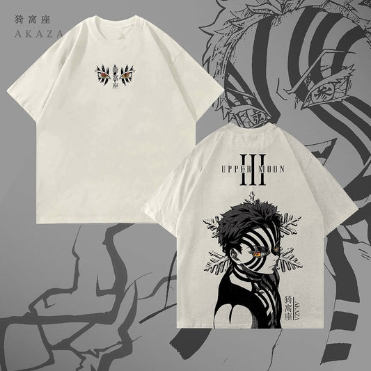 Remera crema Kimetsu no Yaiba Akaza Upper Moon III, con ojos al frente y retrato en negro y dorado en la espalda.