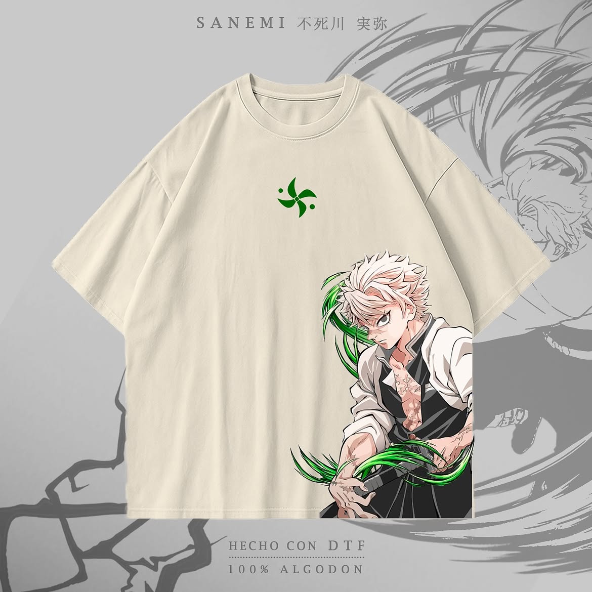 Remera crema Kimetsu no Yaiba Sanemi Retrato con símbolo verde y personaje con katana en la parte inferior.