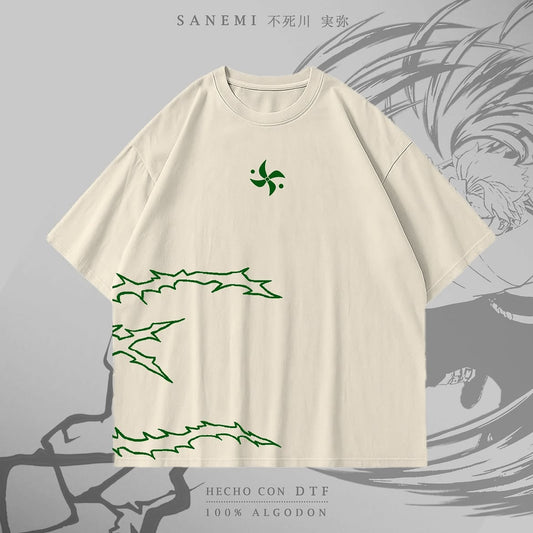 Remera crema Kimetsu no Yaiba Sanemi Viento con símbolo verde en el pecho y trazos verdes en un lateral.